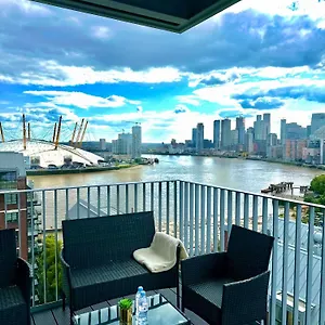  Apartment Beautiful View To Canary Wharf , O2 Arena , Near By Excel 3-beds United Kingdom