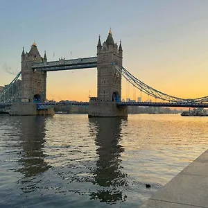  Apartment Studio Apartment United Kingdom